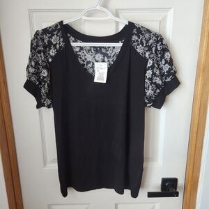Storm Black and White Floral Sleeve Top